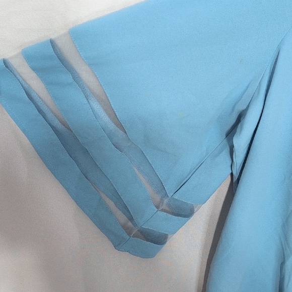 Light Blue V-Neck Women's Top XXL - Picture 3 of 5